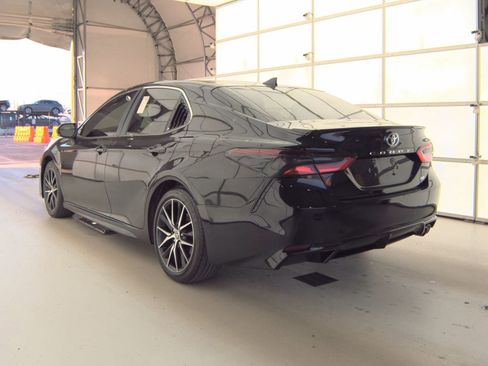 Used 2023 Toyota Camry SE FWD image 10