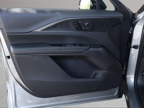 New 2025 Cadillac Lyriq Luxury image 10