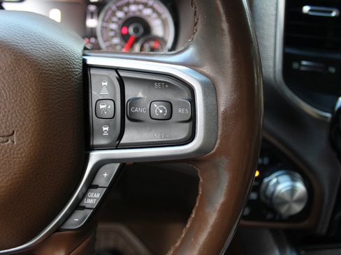 Used 2021 RAM 1500 Limited AWD/4WD image 11