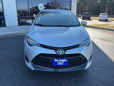 Used 2017 Toyota Corolla LE image 2