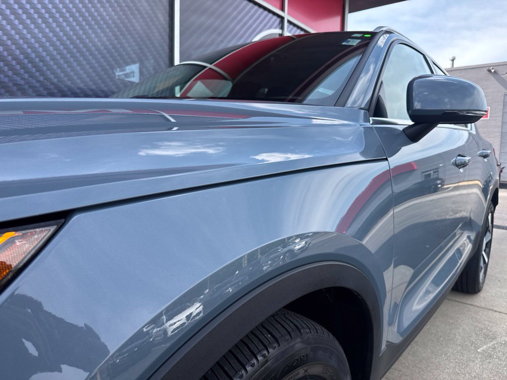 Used 2023 Volvo XC40 B5 Plus AWD/4WD image 17