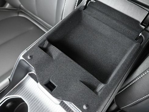 New 2025 Jeep Grand Cherokee Limited w/ Black Appearance Package image 9