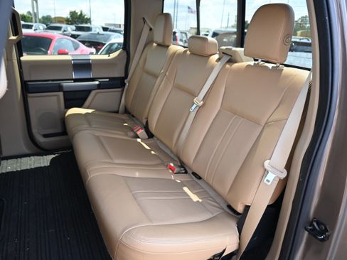 Used 2019 Ford F150 XLT w/ Equipment Group 302A Luxury AWD/4WD image 8