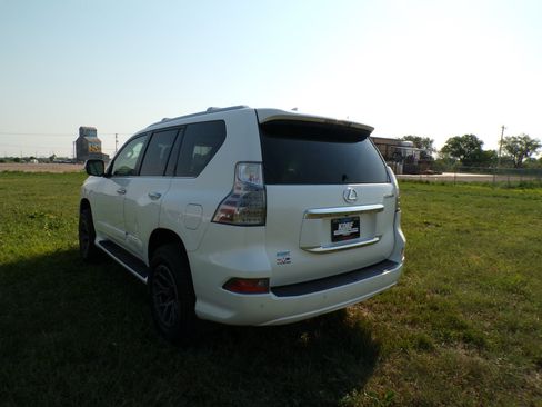 Used 2016 Lexus GX 460 w/ Premium Package AWD/4WD image 7