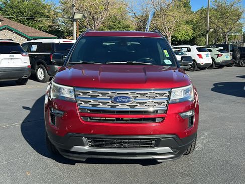 Used 2018 Ford Explorer XLT w/ Equipment Group 202A AWD/4WD image 2