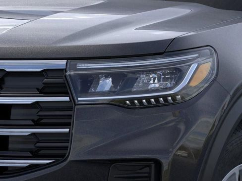 New 2026 Ford Explorer Active RWD image 18