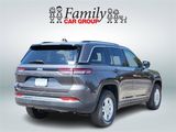 Used 2023 Jeep Grand Cherokee Laredo image 4