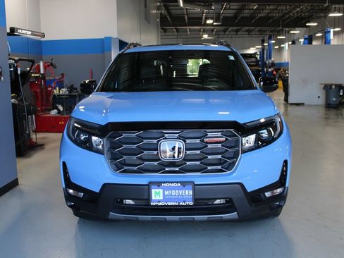 Used 2024 Honda Passport TrailSport image 2