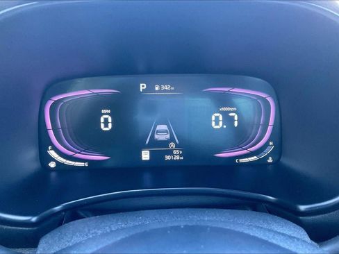 Used 2025 Kia Soul LX w/ LX Technology Package FWD image 22