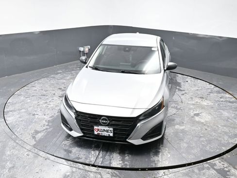 Used 2024 Nissan Altima 2.5 SV image 43