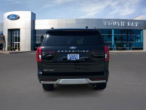 Certified 2025 Ford Expedition Platinum w/ Driver's Package AWD/4WD image 4