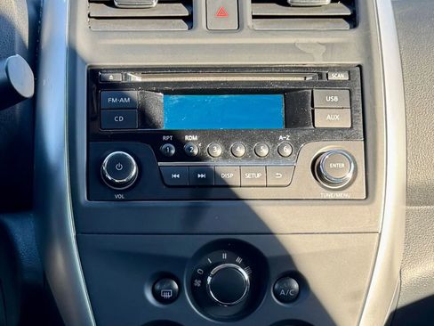 Used 2017 Nissan Versa SV image 14