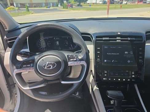 Used 2024 Hyundai Tucson SEL FWD image 9