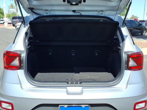 Used 2025 Hyundai Venue SE FWD image 10