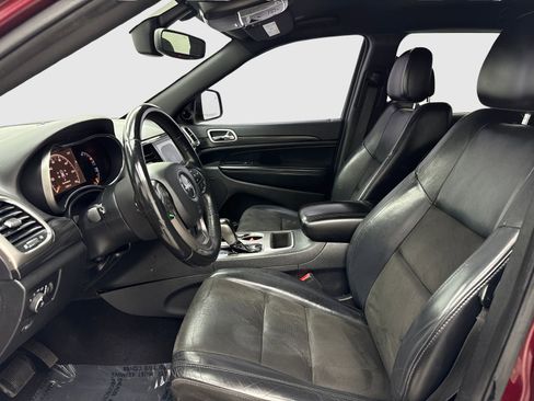 Used 2019 Jeep Grand Cherokee Altitude RWD image 17