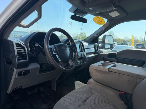 Used 2022 Ford F250 XLT w/ FX4 Off-Road Package image 13