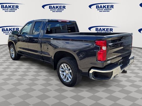 Used 2022 Chevrolet Silverado 1500 LT AWD/4WD image 6