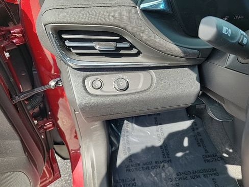 Used 2024 Buick Envista Preferred w/ Convenience I Package FWD image 11