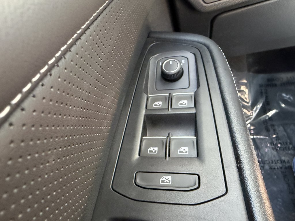 Used 2024 Volkswagen Atlas Cross Sport SE w/ Panoramic Sunroof Package FWD image 26