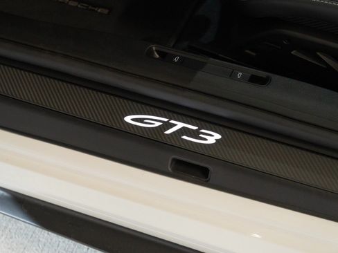Certified 2026 Porsche 911 GT3 RWD image 15
