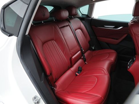 Certified 2022 Maserati Levante GT image 15