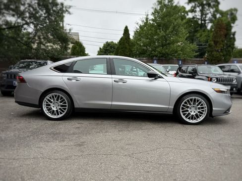 Used 2024 Honda Accord Sport image 4