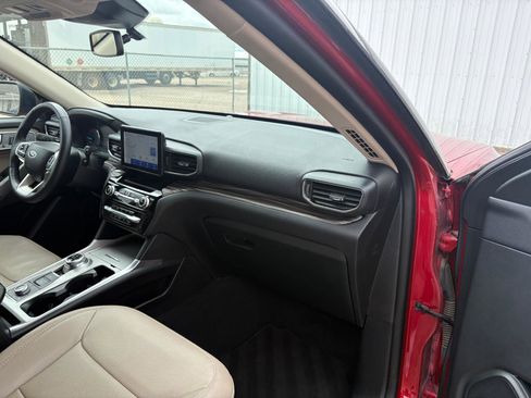 Used 2023 Ford Explorer Limited image 17