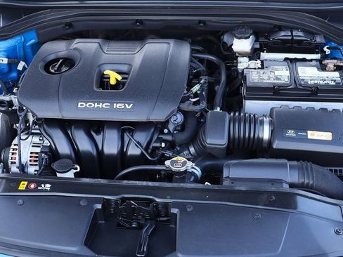 Used 2017 Hyundai Elantra SE image 54