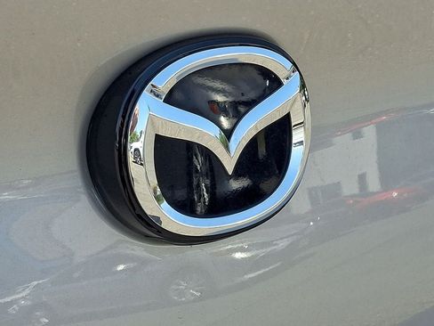 Used 2024 MAZDA MAZDA3 s FWD image 29