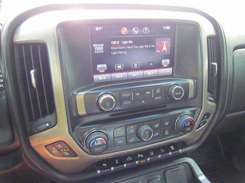 Used 2015 GMC Sierra 2500 Denali w/ Duramax Plus Package AWD/4WD image 20