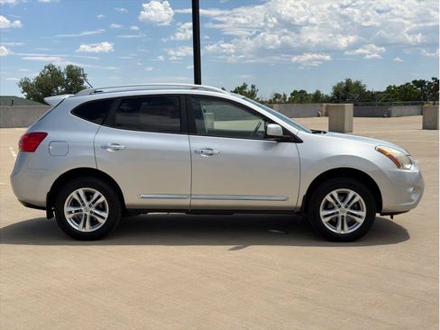 Used 2013 Nissan Rogue SV w/ Premium Pkg AWD/4WD image 9