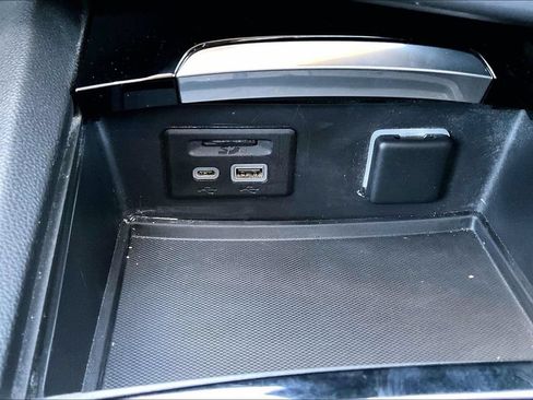 Used 2022 Buick Envision Essence w/ Technology Package II FWD image 16