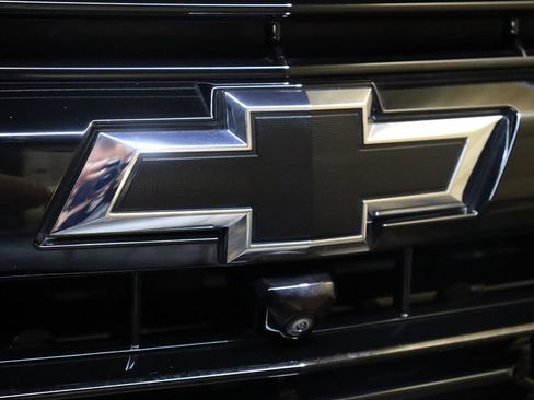 Used 2026 Chevrolet Suburban RST RWD image 13