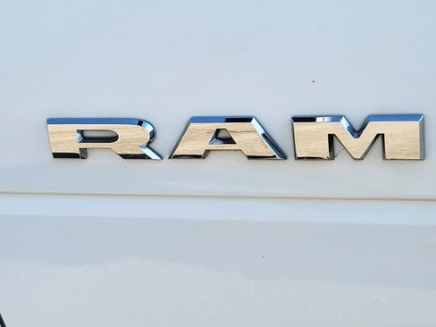 Used 2024 RAM 3500 SLT w/ Quick Order Package 2YG SLT AWD/4WD image 11