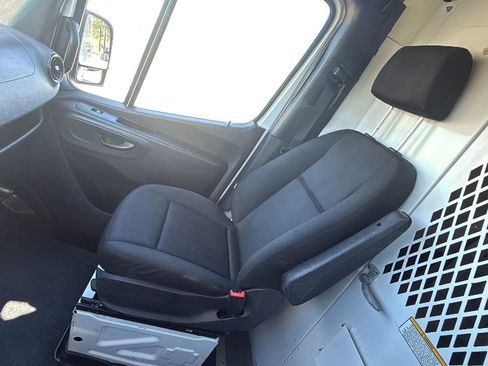 Used 2021 Mercedes-Benz Sprinter 2500 image 17