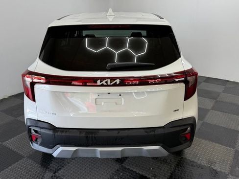 Used 2024 Kia Seltos LX AWD/4WD image 9