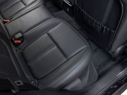 Certified 2022 Porsche Macan S AWD/4WD image 51