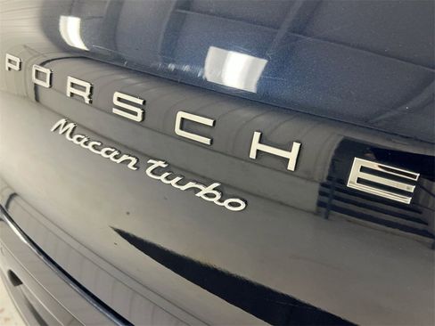 Used 2017 Porsche Macan Turbo image 28