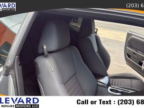 Used 2011 Dodge Challenger R/T w/ Electronics Convenience Group image 32