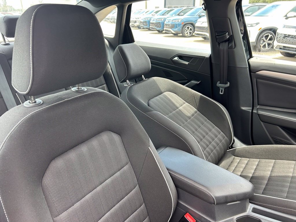 Certified 2024 Volkswagen Jetta Sport FWD image 39