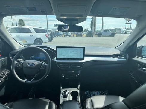 Certified 2025 Ford Escape Platinum AWD/4WD image 24