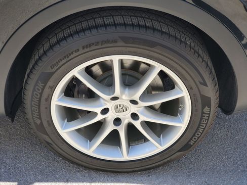 Used 2024 Porsche Cayenne image 5