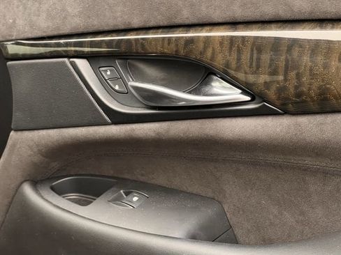 Used 2019 Cadillac Escalade Platinum image 25