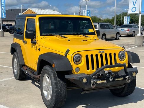 Used 2015 Jeep Wrangler Sport w/ Quick Order Package 24S AWD/4WD image 9