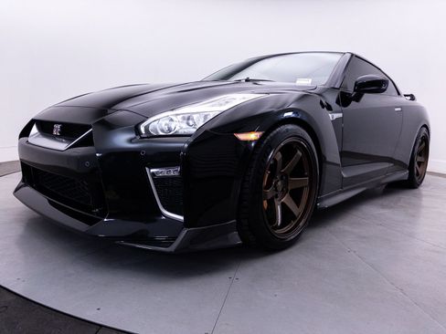 Used 2020 Nissan GT-R Premium w/ Premium Interior Package AWD/4WD image 21