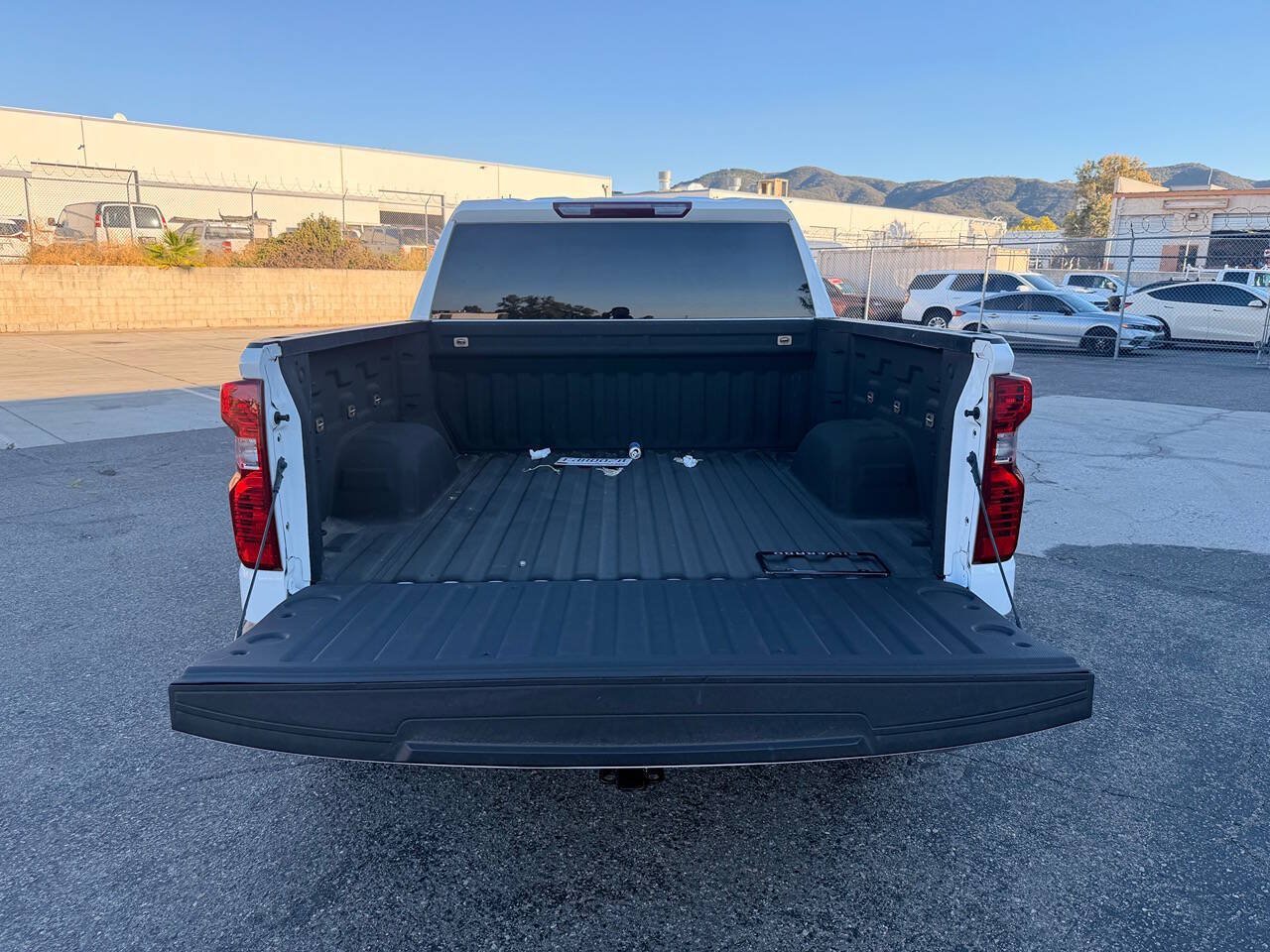 Used 2021 Chevrolet Silverado 1500 LT AWD/4WD image 30