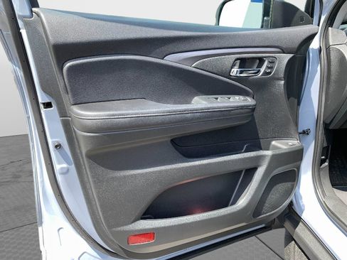 Certified 2023 Honda Ridgeline RTL image 11