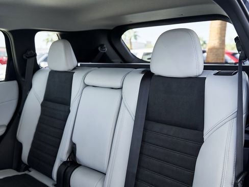 New 2025 Mitsubishi Outlander SE image 30