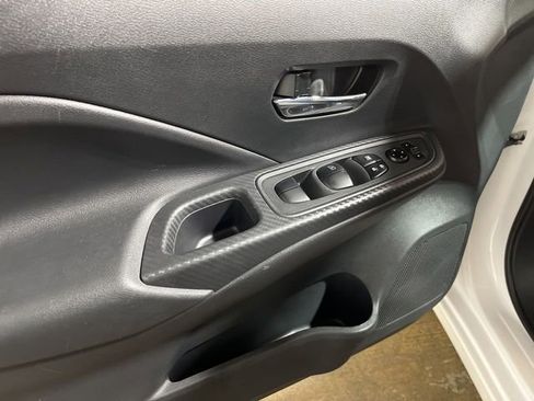 Used 2024 Nissan Versa SV FWD image 8