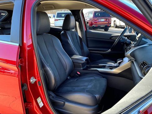 Used 2024 Mitsubishi Eclipse Cross SE image 9